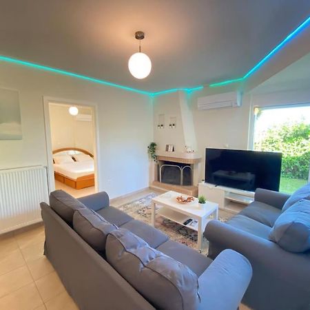 Cozy 2 Room Apartment With Garden Near Athens Air-Port Artemida  Ngoại thất bức ảnh