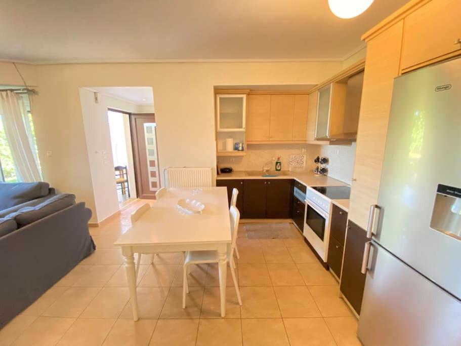 Cozy 2 Room Apartment With Garden Near Athens Air-Port Artemida  Ngoại thất bức ảnh