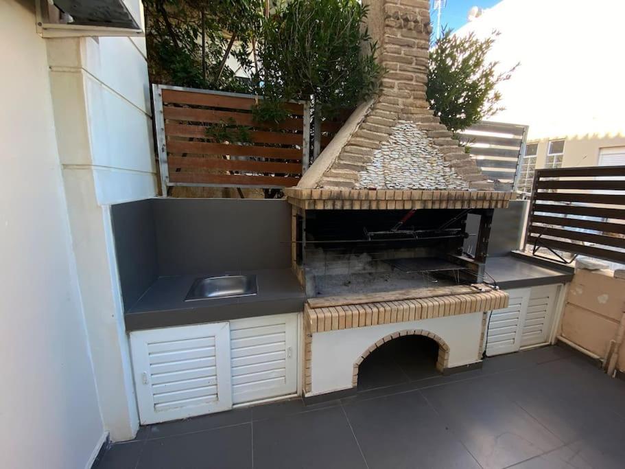 Cozy 2 Room Apartment With Garden Near Athens Air-Port Artemida  Ngoại thất bức ảnh