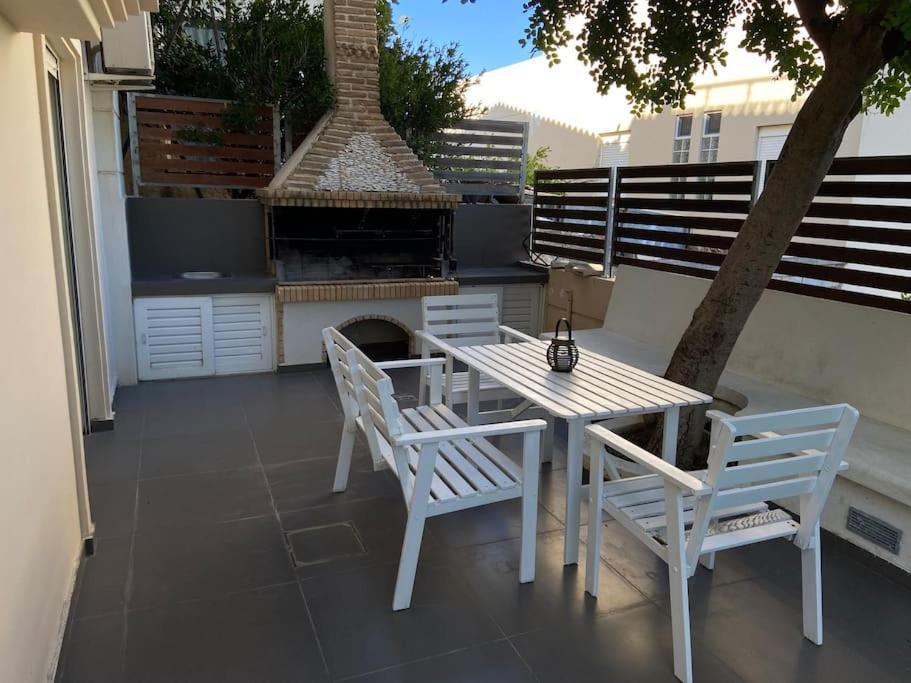 Cozy 2 Room Apartment With Garden Near Athens Air-Port Artemida  Ngoại thất bức ảnh